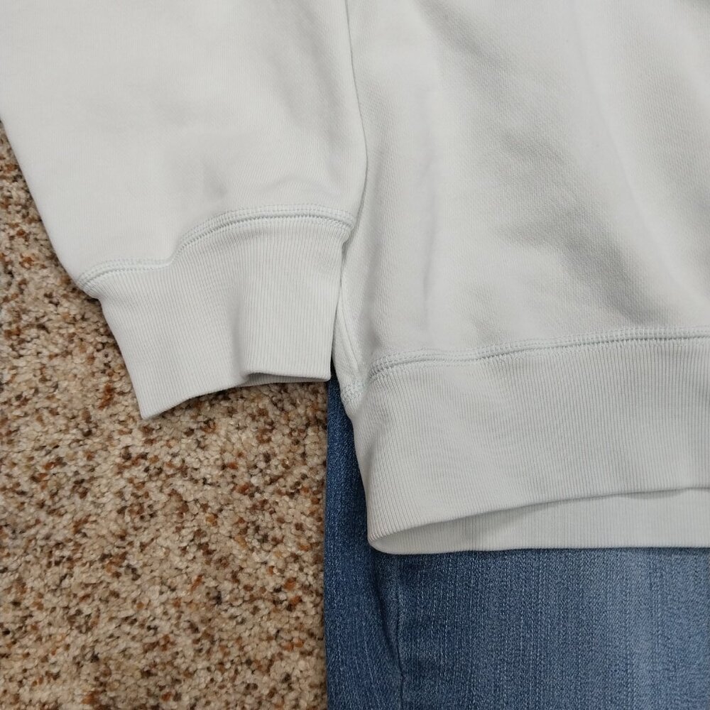 3246 Size XL UT Upcycled Sweat Shirt With Quilted Flower Insert In Baby Blue. - Picture 4 of 8
